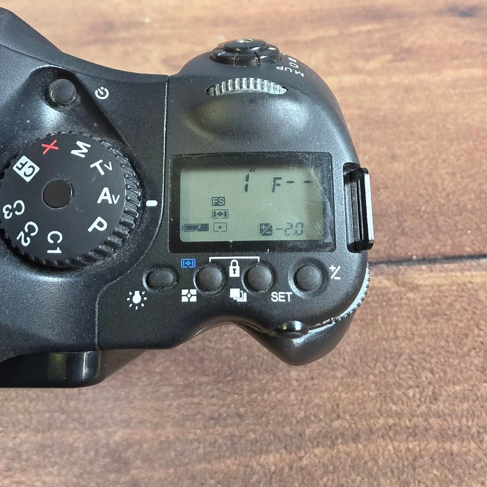 Phase One 645DF Camera Body V-Grip Air Medium Format Black Good Profoto Trigger